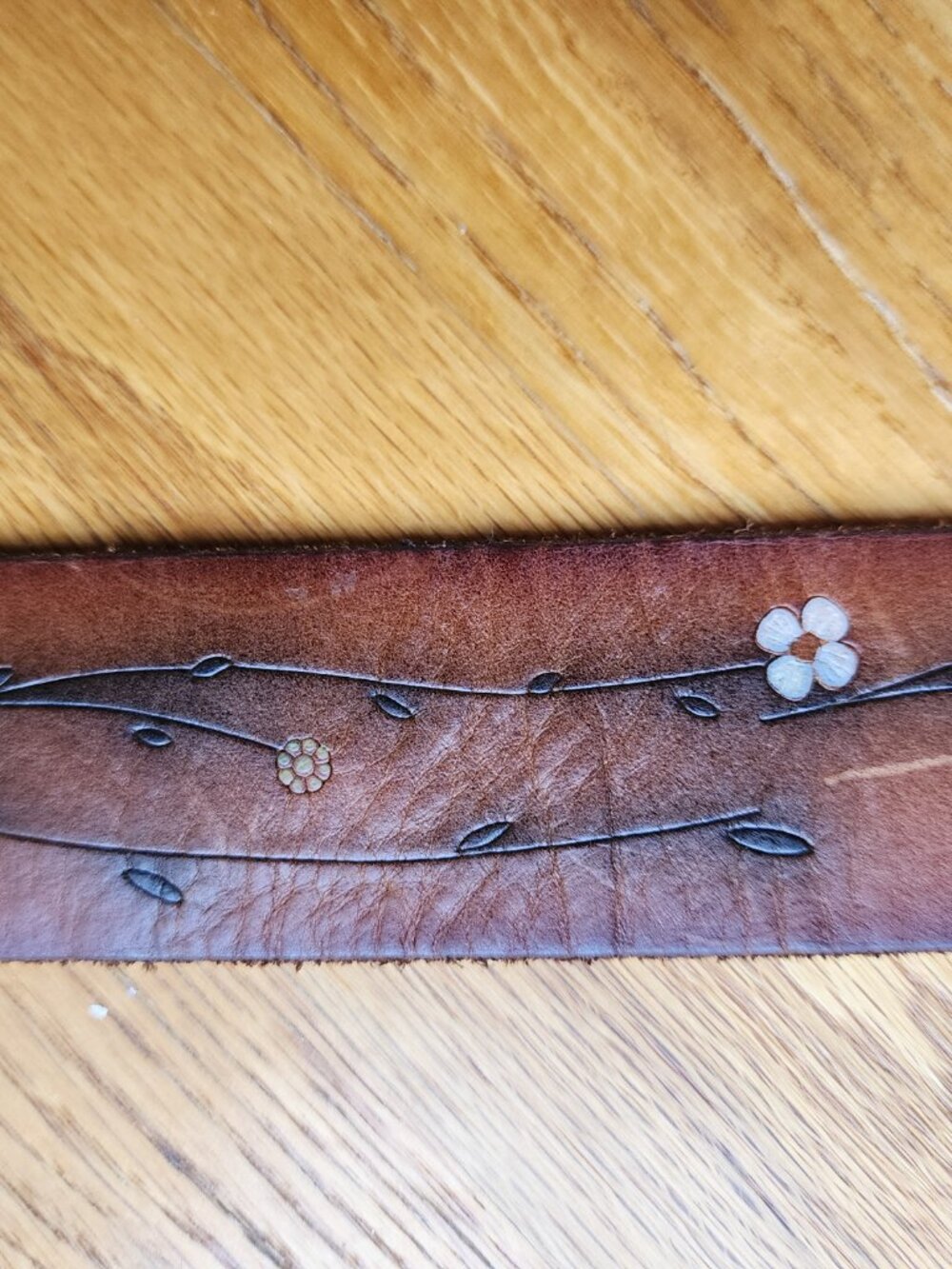 Gap Vintage Y2K Genuine Leather Floral Belt | Floral Vine Detail - Picture 7 of 7